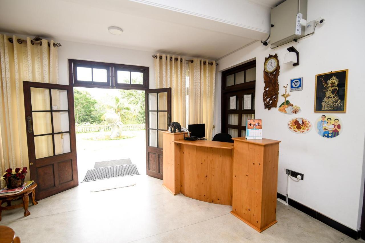 Man Mountain Villa Matale Buitenkant foto