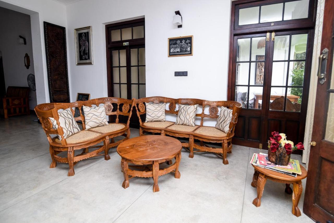 Man Mountain Villa Matale Buitenkant foto